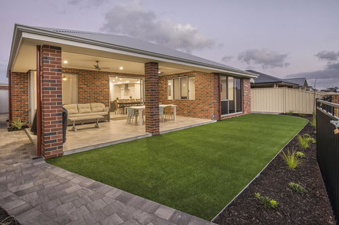 15 Cabot Close - Hervey Bay Accommodation 26