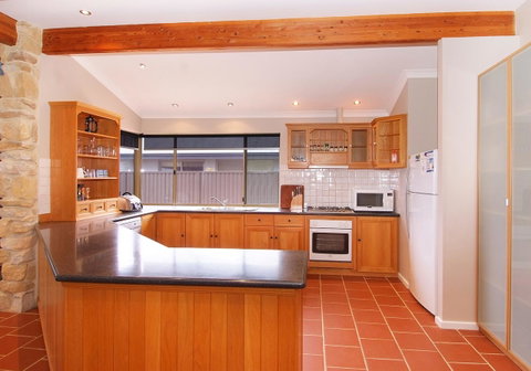 Searenity - Hervey Bay Accommodation 13