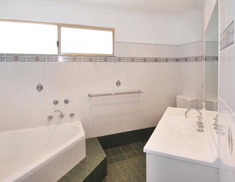 Searenity - Hervey Bay Accommodation 5
