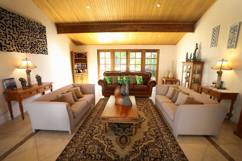 Nivalis Bed And Breakfast - Tourism Hervey Bay 0