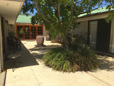 Nivalis Bed And Breakfast - Tourism Hervey Bay 10