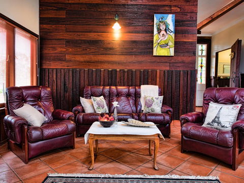 Oak Tree Barn Bridgetown - Hervey Bay Accommodation 6