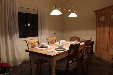 Bickley Valley Cottage - Tourism Hervey Bay 0