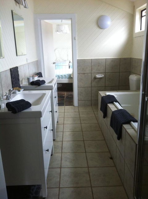Bickley Valley Cottage - Tourism Hervey Bay 13