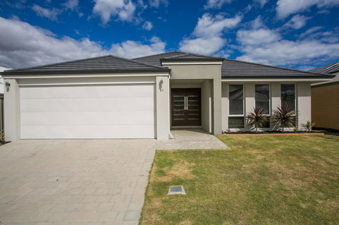 Indian Ocean Retreat - Tourism Hervey Bay 4