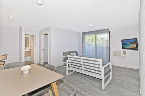 Atrium Hotel Mandurah - Hervey Bay Accommodation 25