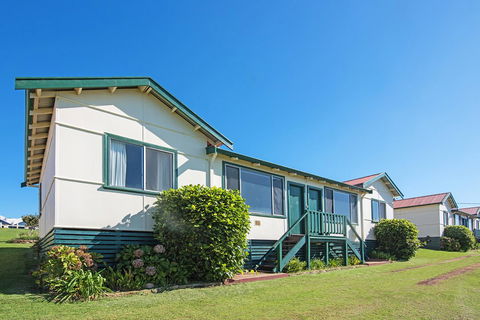 Augusta Hotel Motel - Hervey Bay Accommodation 0