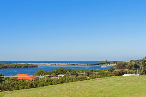 Augusta Hotel Motel - Hervey Bay Accommodation 6
