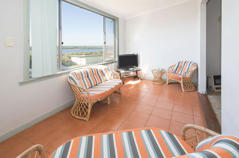 Augusta Hotel Motel - Hervey Bay Accommodation 3