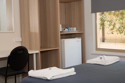 Jurien Bay Hotel Motel - Hervey Bay Accommodation 2