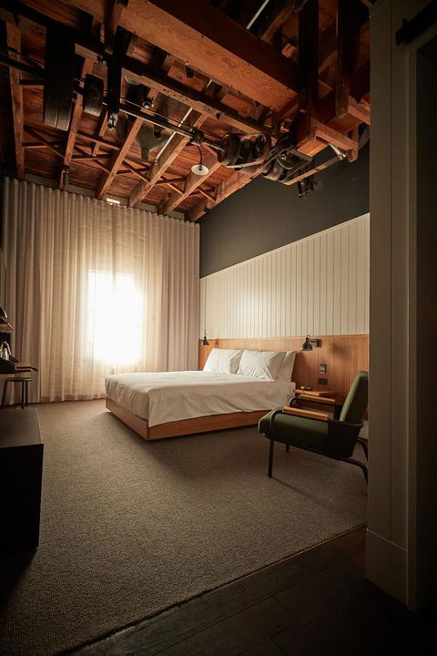 The Premier Mill Hotel - Hervey Bay Accommodation 2