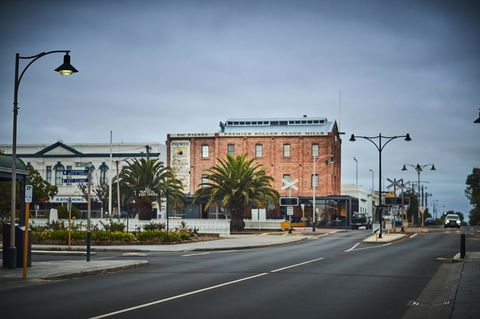 The Premier Mill Hotel - Hervey Bay Accommodation 14