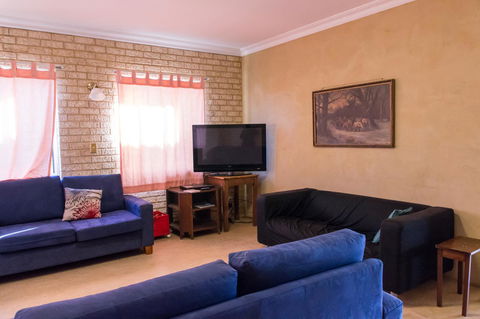 Baywatch Retreat Augusta - Hervey Bay Accommodation 3