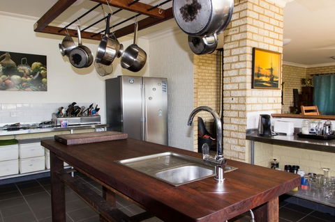 Baywatch Retreat Augusta - Hervey Bay Accommodation 4