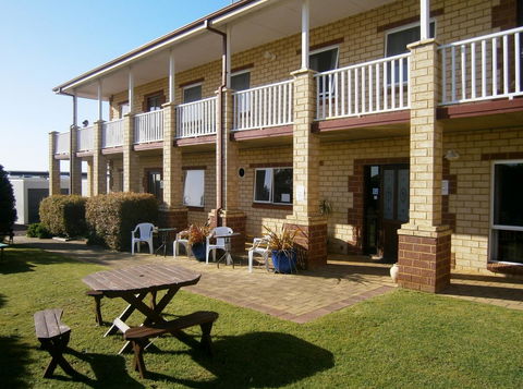 Baywatch Retreat Augusta - Hervey Bay Accommodation 0
