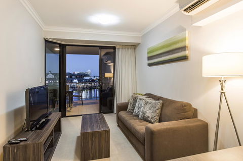Dolphin Quay Apartments - Hervey Bay Accommodation 20