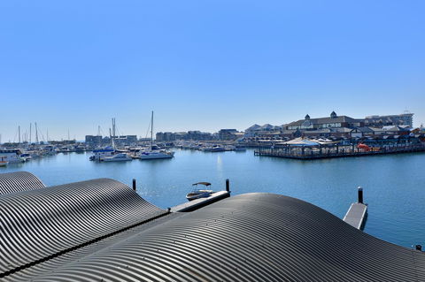 Dolphin Quay Apartments - Hervey Bay Accommodation 6