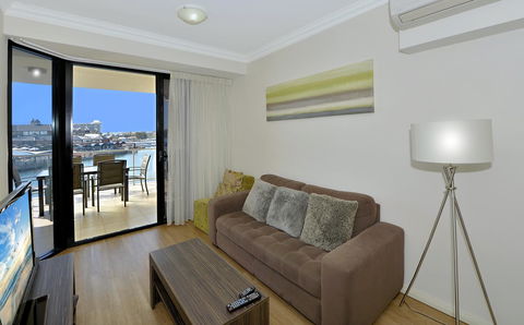 Dolphin Quay Apartments - Hervey Bay Accommodation 3