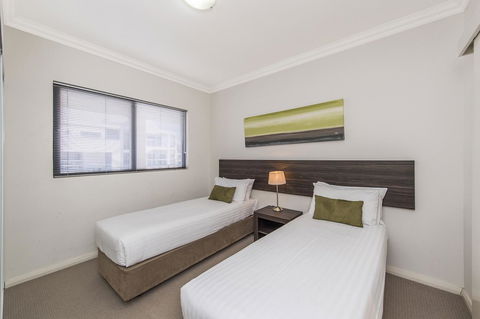 Dolphin Quay Apartments - Hervey Bay Accommodation 39