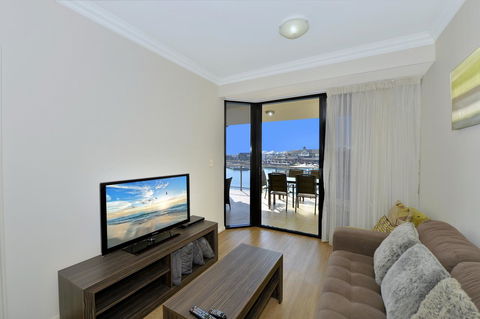 Dolphin Quay Apartments - Hervey Bay Accommodation 2