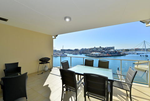 Dolphin Quay Apartments - Hervey Bay Accommodation 4