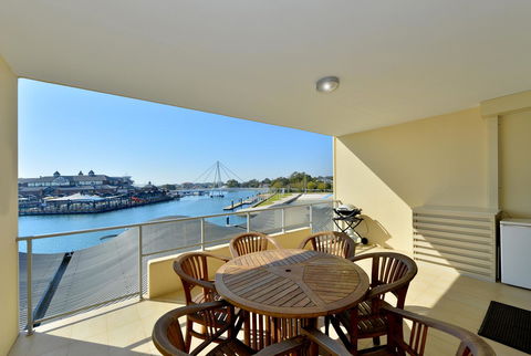 Dolphin Quay Apartments - Hervey Bay Accommodation 15