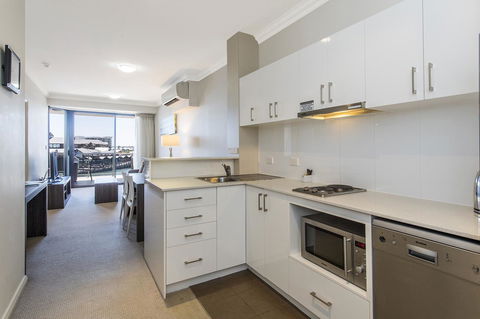 Dolphin Quay Apartments - Hervey Bay Accommodation 35