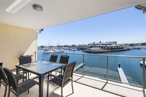 Dolphin Quay Apartments - Hervey Bay Accommodation 36
