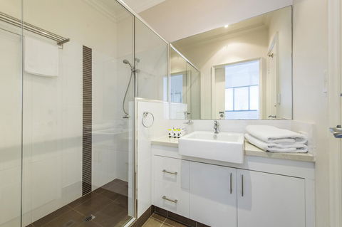 Dolphin Quay Apartments - Hervey Bay Accommodation 40