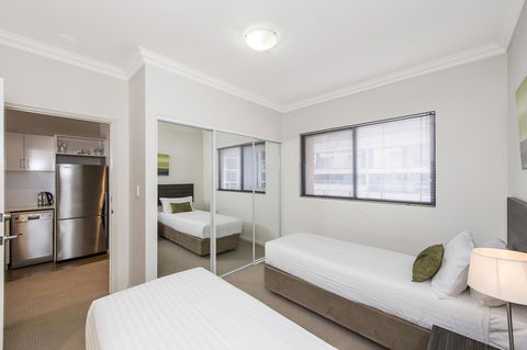 Dolphin Quay Apartments - Hervey Bay Accommodation 43