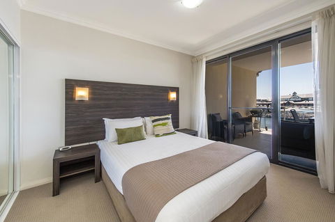 Dolphin Quay Apartments - Hervey Bay Accommodation 30
