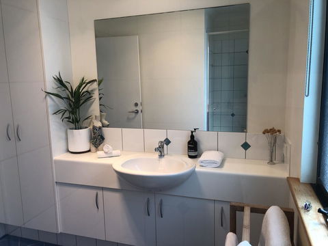 Orion Studio With Ocean Views - Tourism Hervey Bay 10