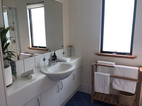 Orion Studio With Ocean Views - Tourism Hervey Bay 9