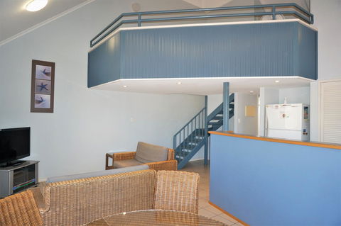 Osprey Holiday Village Unit 122 2 Bedroom - Tourism Hervey Bay 1