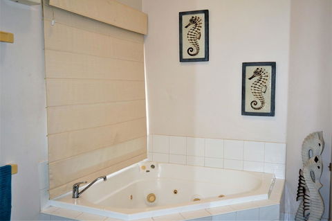 Osprey Holiday Village Unit 213 1 Bedroom - Tourism Hervey Bay 6