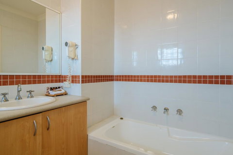 Canning Bridge Auto Lodge - Hervey Bay Accommodation 1
