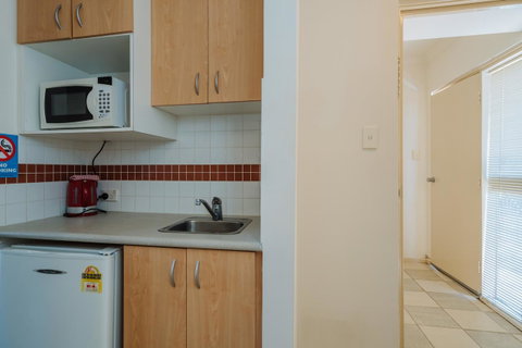 Canning Bridge Auto Lodge - Hervey Bay Accommodation 7