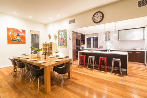 Arthouse - Tourism Hervey Bay 23