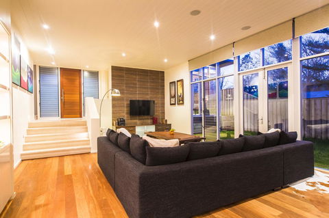 Arthouse - Tourism Hervey Bay 3