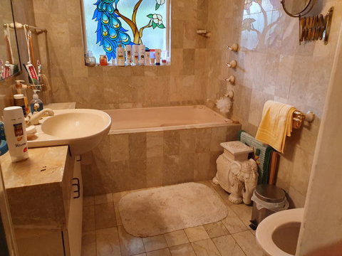 Airport HomeStay - Hervey Bay Accommodation 7