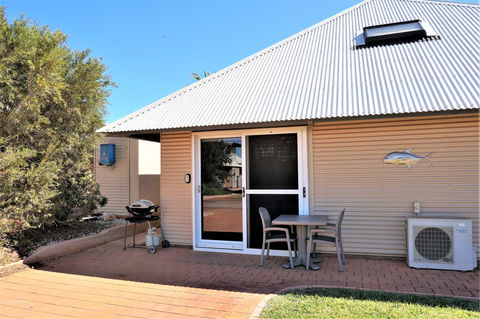 Osprey Holiday Village Unit 203 1 Bedroom - Tourism Hervey Bay 1