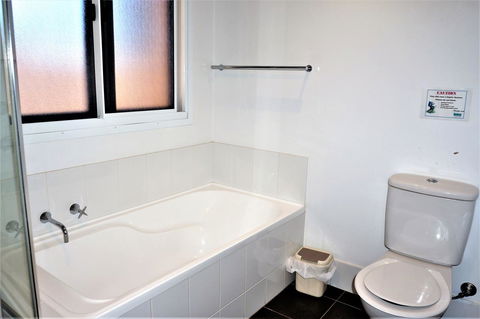 Osprey Holiday Village Unit 203 1 Bedroom - Tourism Hervey Bay 10
