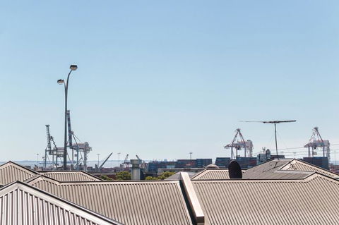Fremantle Sunset Studio Rottnest Island Views - Hervey Bay Accommodation 7