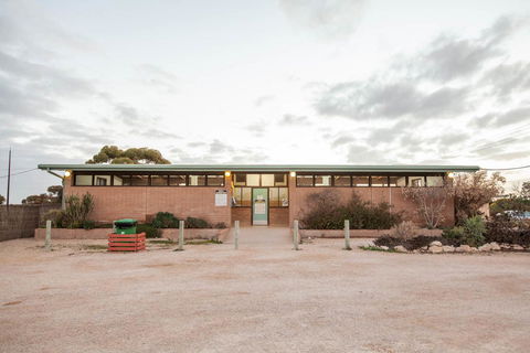 EUCLA MOTOR HOTEL - Tourism Hervey Bay 9