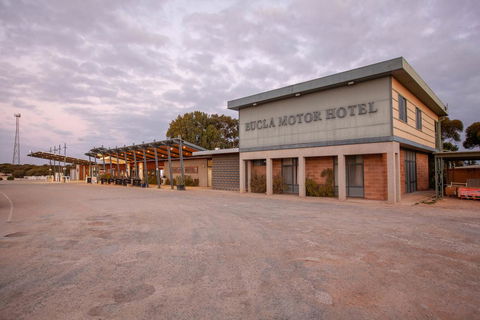 EUCLA MOTOR HOTEL - Tourism Hervey Bay 0