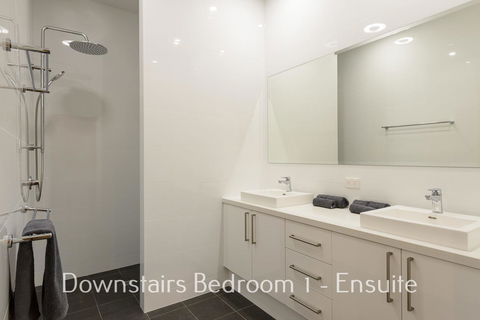 32 Corella Court - Tourism Hervey Bay 8