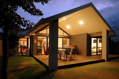THE SANCTUARY LUXURY HOLIDAY HOME - Hervey Bay Accommodation 27