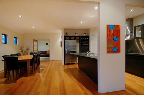 THE SANCTUARY LUXURY HOLIDAY HOME - Hervey Bay Accommodation 14