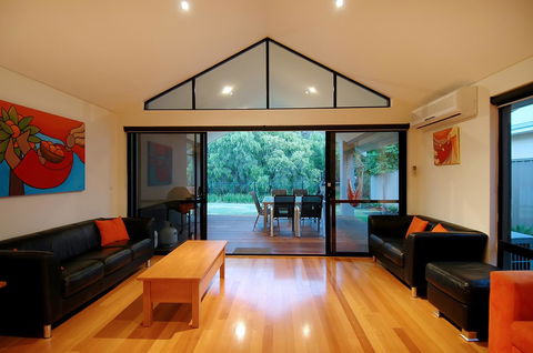THE SANCTUARY LUXURY HOLIDAY HOME - Hervey Bay Accommodation 16
