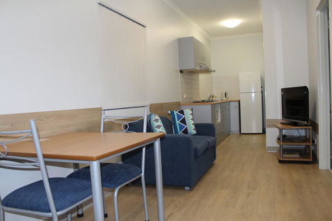 Mandurah Ocean Marina Chalets - Hervey Bay Accommodation 6